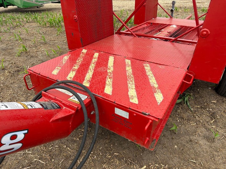 2016-farm-king-drive-over-hopper—1-owner-image-7