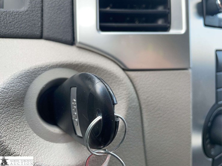2009-jeep-grand-cherokee-image-15