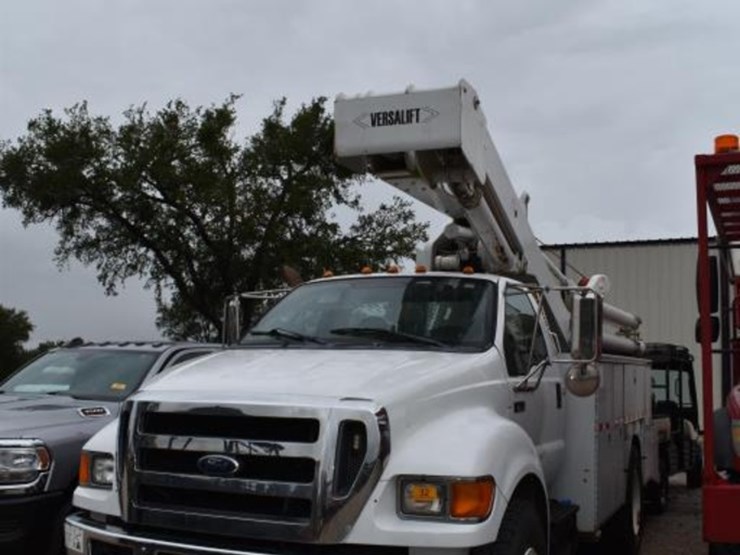 2011-ford-f750-image-1