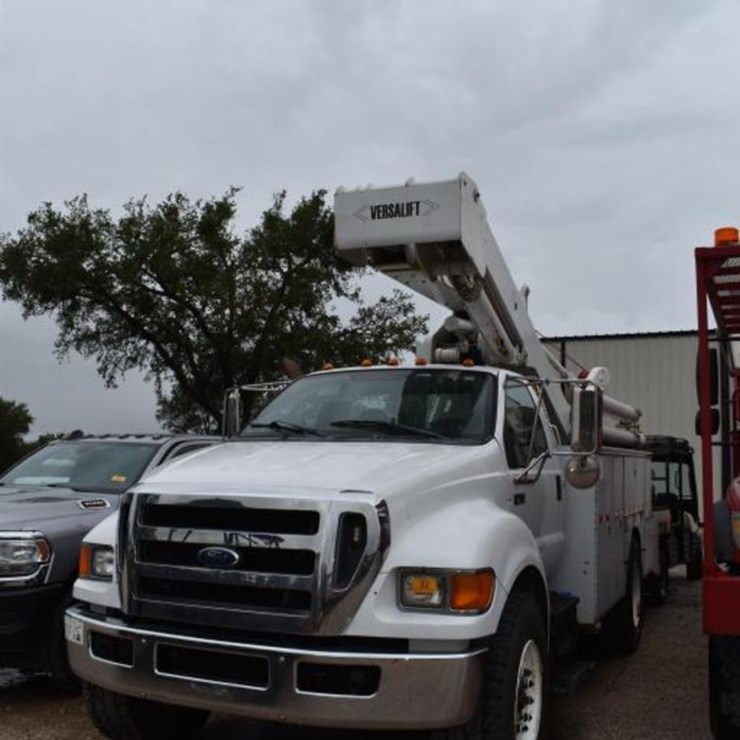 2011 FORD F750