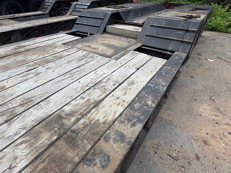 #1500-•-tri-axle-lowboy-trailer-image-14