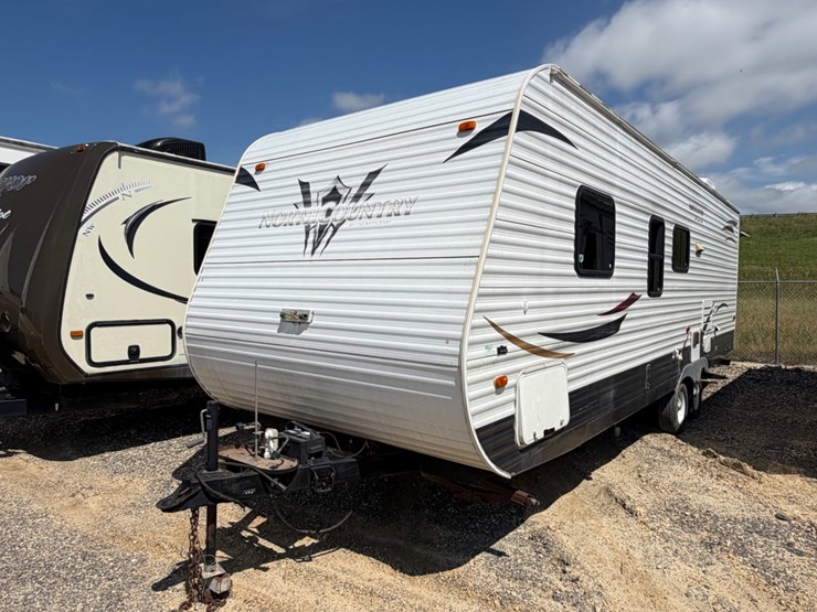 2011-heartland-north-country-travel-trailer-image-1