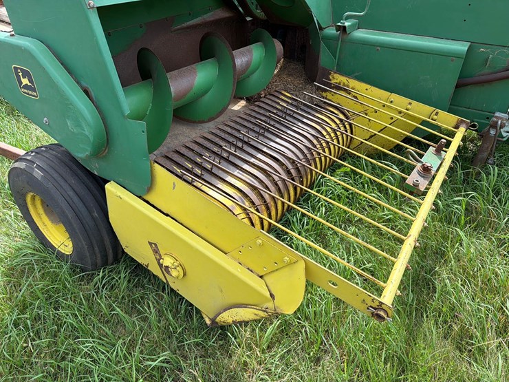 john-deere-327-image-6