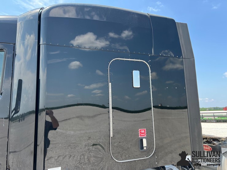 2018-peterbilt-579-image-20