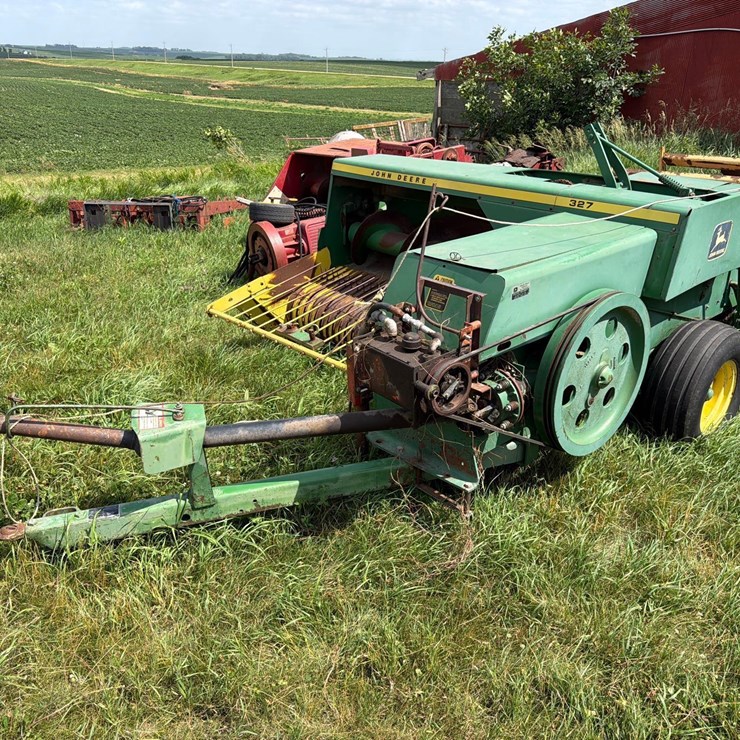 JOHN DEERE 327