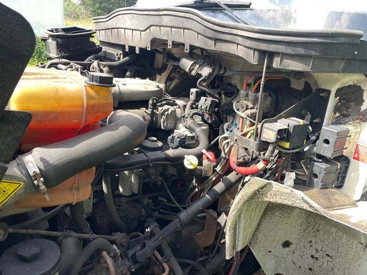 2017-international-durastar-4400-image-37