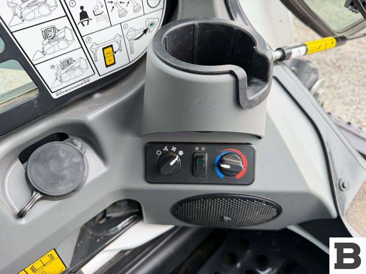 2024-bobcat-t650-image-52