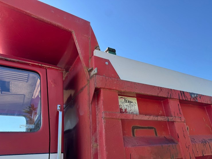 1989-ford-l9000-image-14