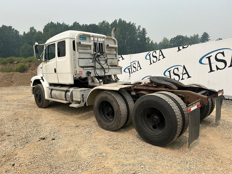 2003-freightliner-fl112-image-56