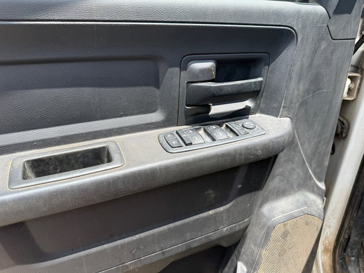 2012-dodge-ram-2500-image-44