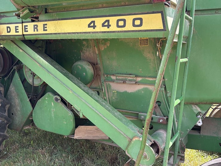 john-deere-4400-image-35