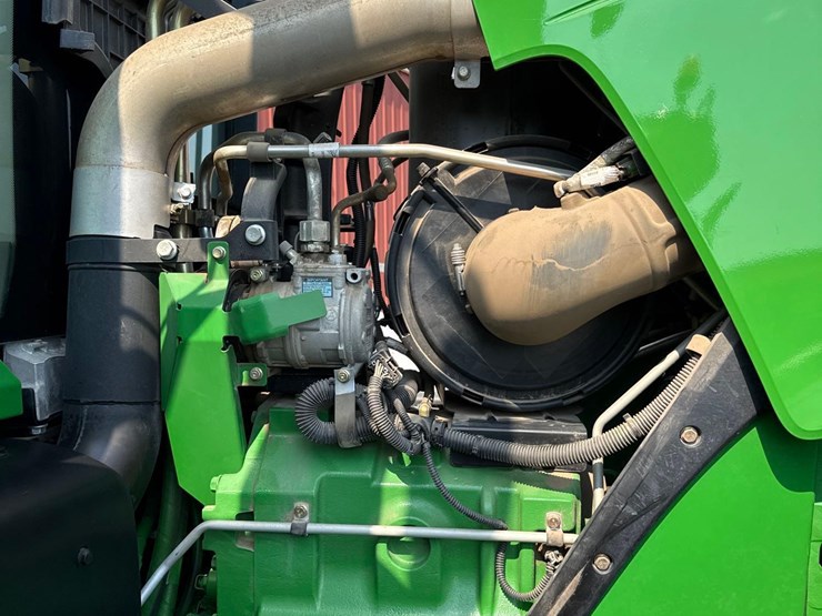 2013-john-deere-8235r-image-77