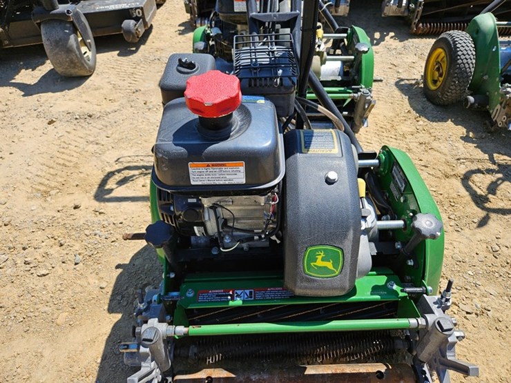 john-deere-180-image-9