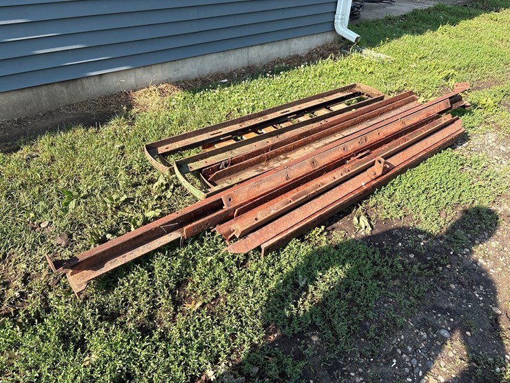 pile-of-assorted-steel-image-1