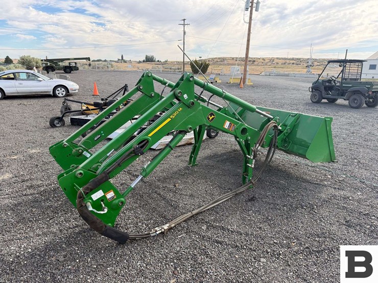 2019-john-deere-520m-image-5