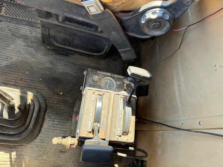 1989-ford-l9000-image-44