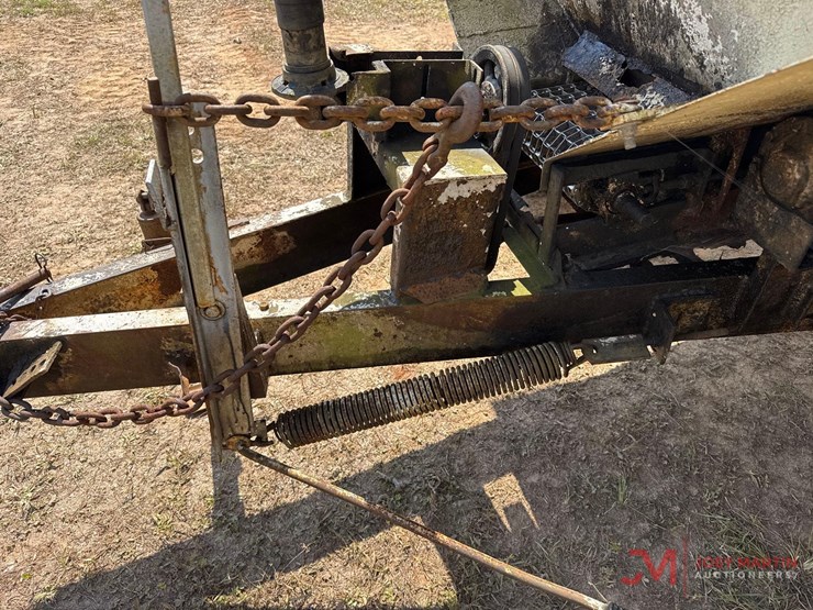 simonsen-8'-pull-type-fertilizer-spreader-image-11