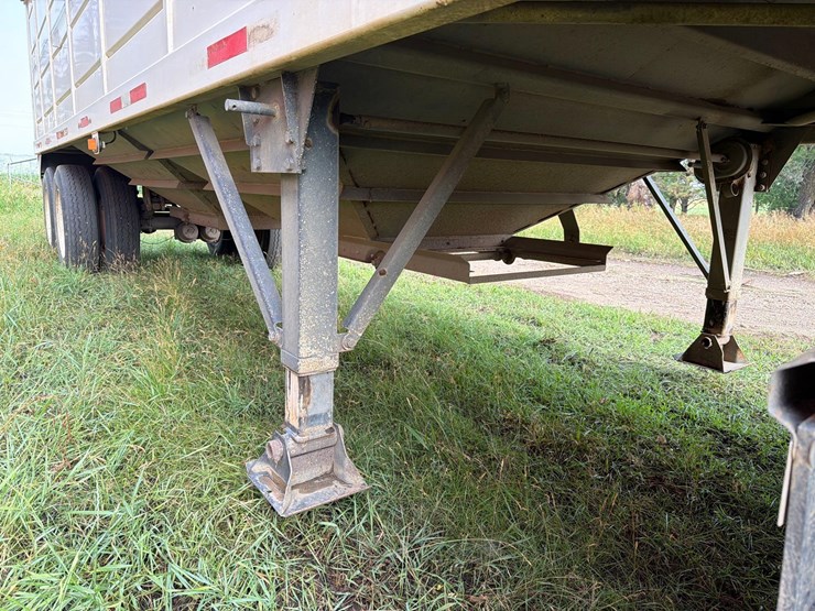 1999-maurer-32ft-semi-grain-trailer-image-9