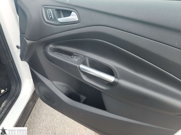 2017-ford-escape-image-26