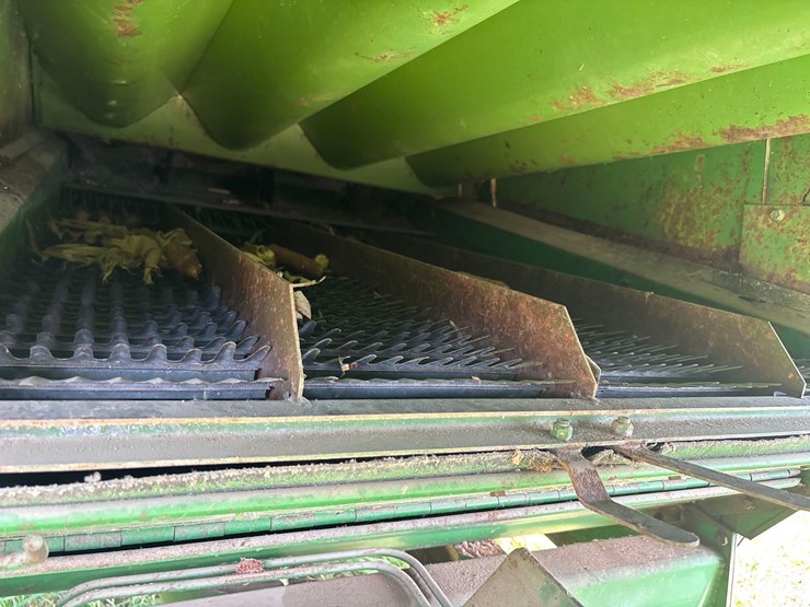 john-deere-4400-image-32