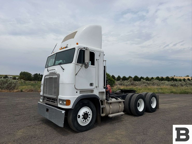 1997-freightliner-flb-high-coe-tractor-truck-image-1