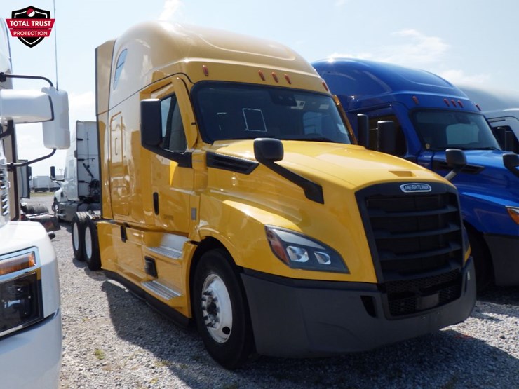2022-freightliner-cascadia-126-image-3