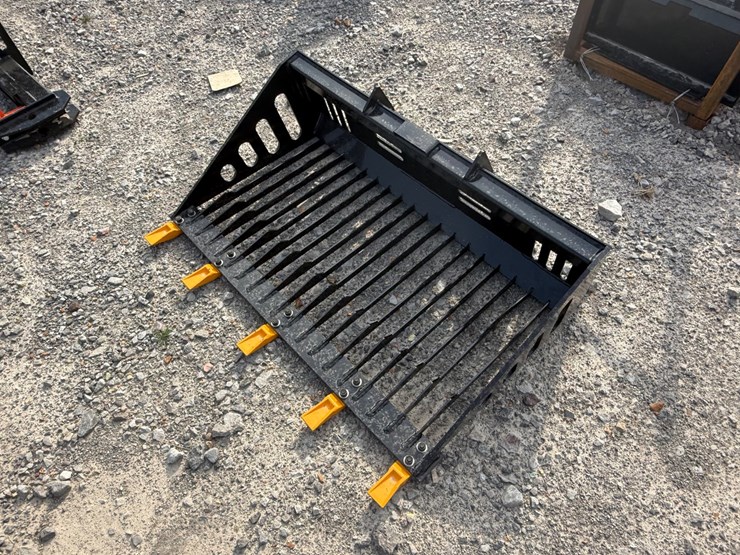 #48843-•-unused-future-rb44-skid-steer-rock-bucket-ztxyscd260215-image-3