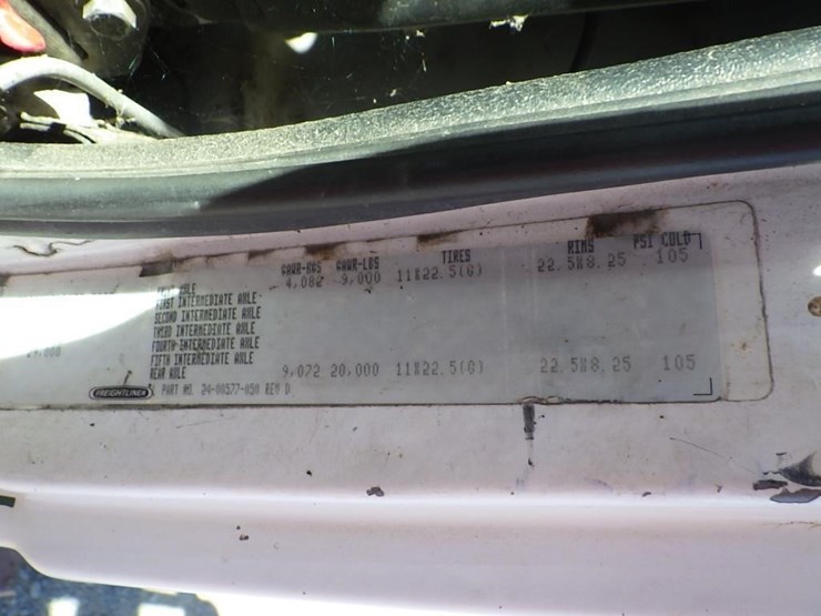 2000-freightliner-fl70-image-33