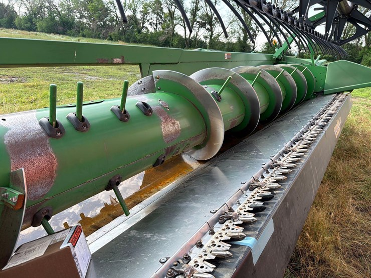 john-deere-630f-image-10