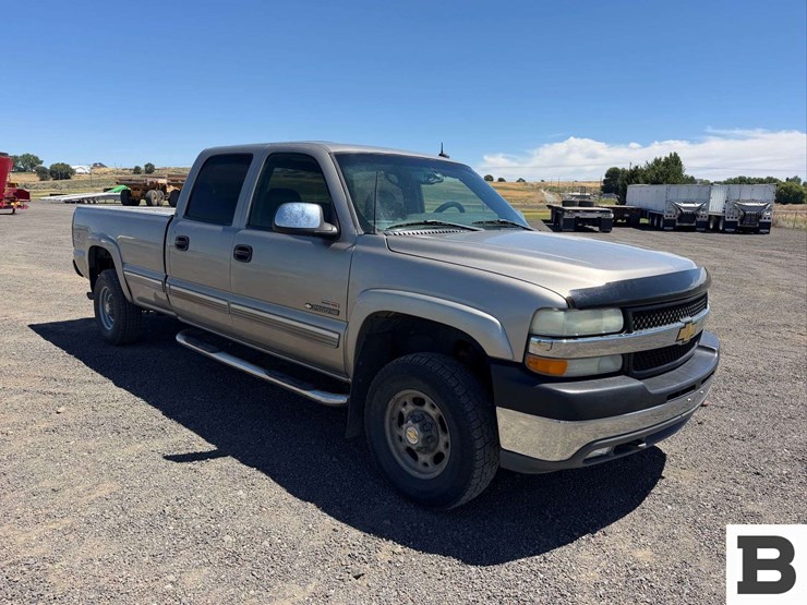 2002-chevrolet-silverado-2500hd-image-9