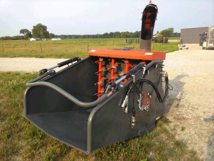 2023-mini-straw-master-smmi-4-bale-chopper-spreader-w/skid-loader-mounting-plate---like-new-image-1