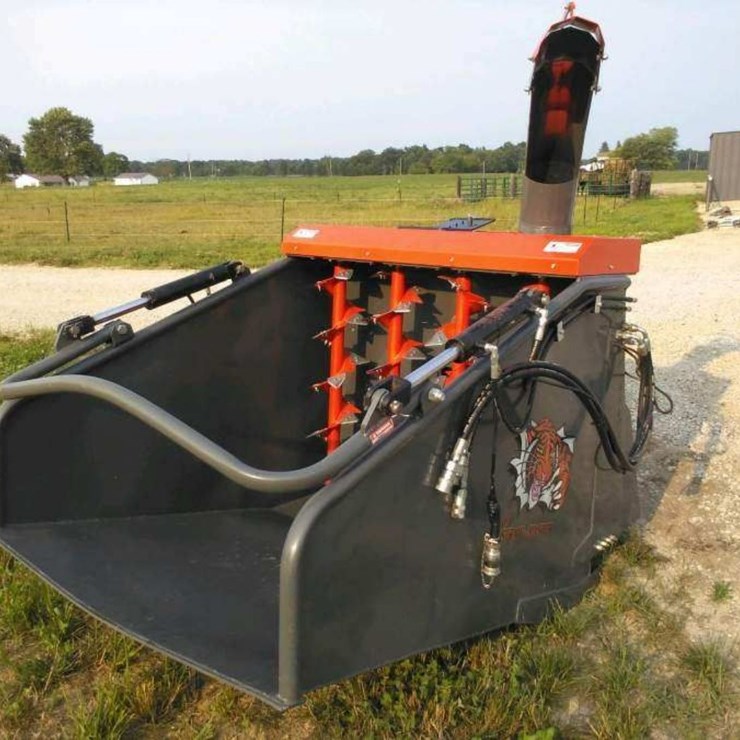 2023 Mini Straw Master SMMI-4 Bale Chopper Spreader w/Skid Loader Mounting Plate - Like New