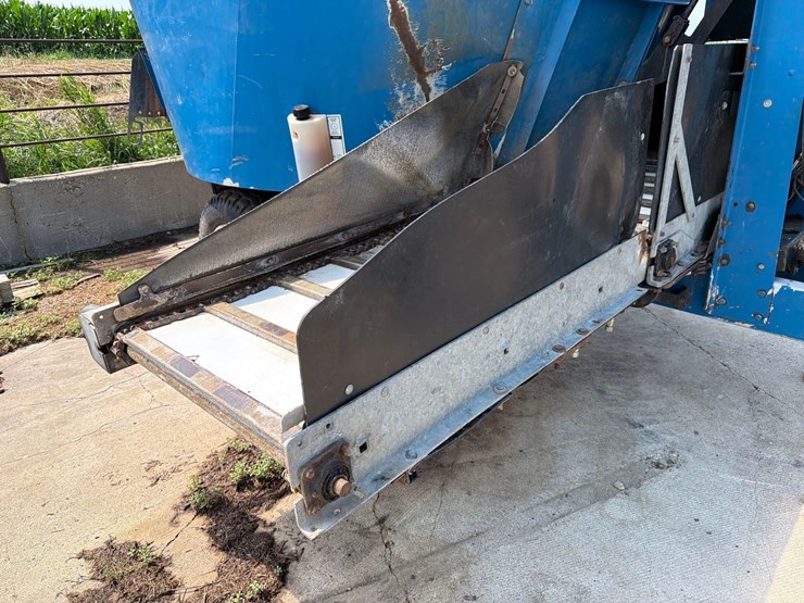 sac-3655-maxi-mixer-feeder-wagon-image-7
