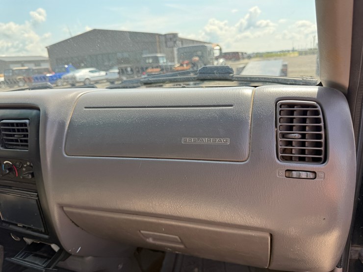 2003-toyota-tacoma-image-31