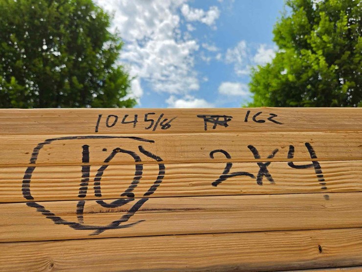 2x4-lumber-image-2