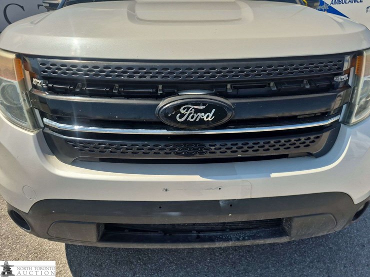 2011-ford-explorer-image-39