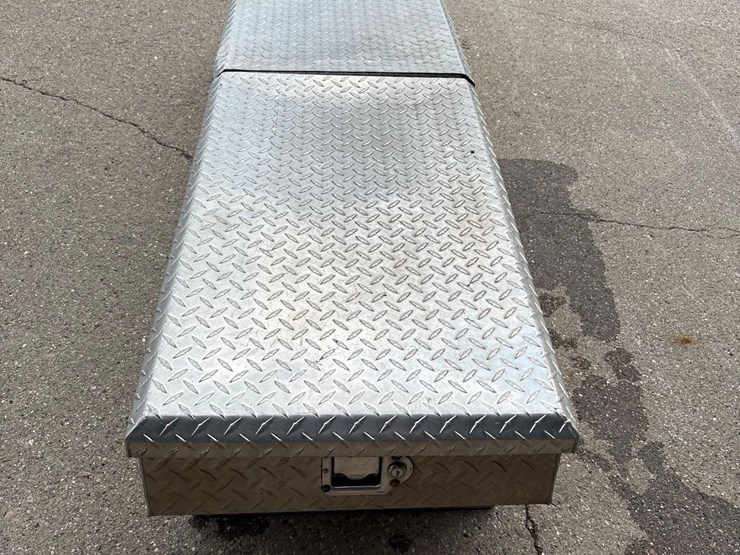 aluminum-pickup-tool-box-image-4