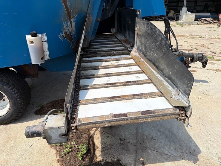 sac-3655-maxi-mixer-feeder-wagon-image-5