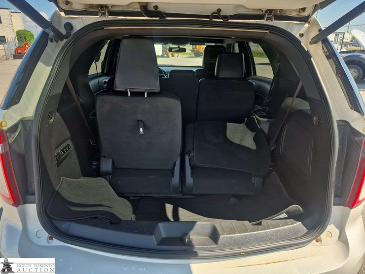 2011-ford-explorer-image-33