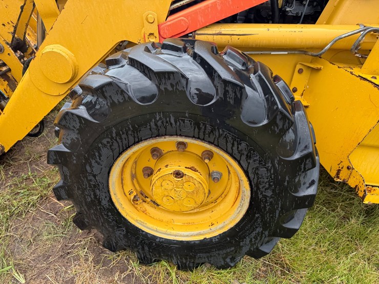 2006-caterpillar-420d-image-10