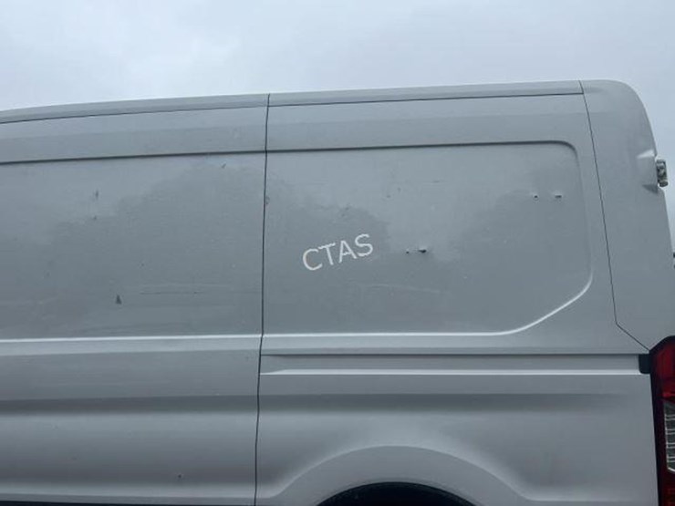 2017-ford-transit-image-13