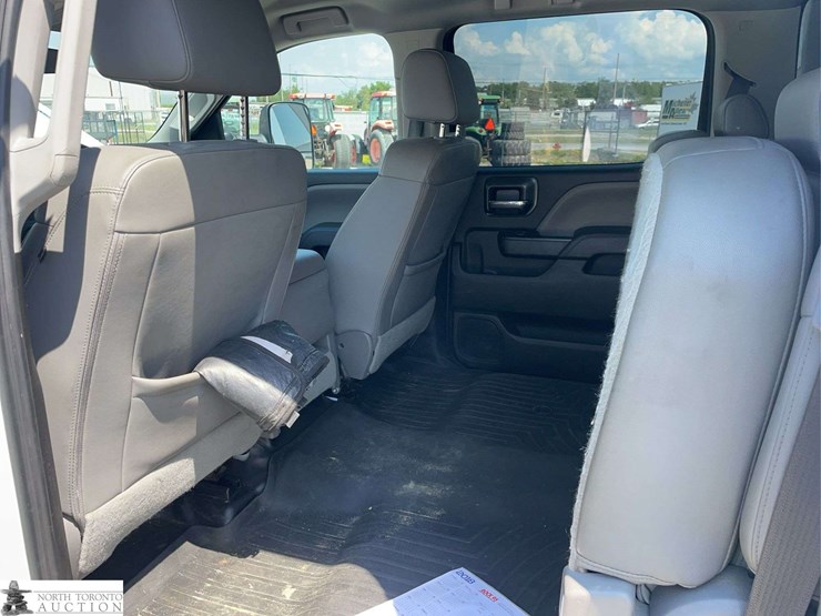 2019-chevrolet-silverado-2500hd-image-15