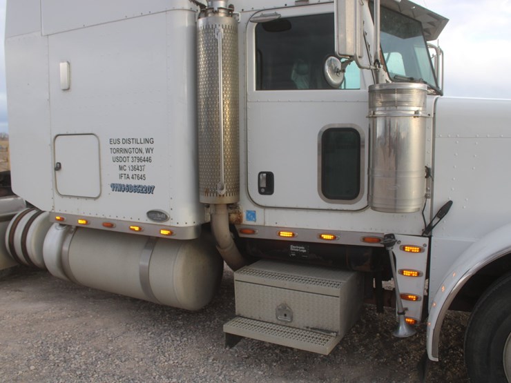 2006-peterbilt-379x-image-25