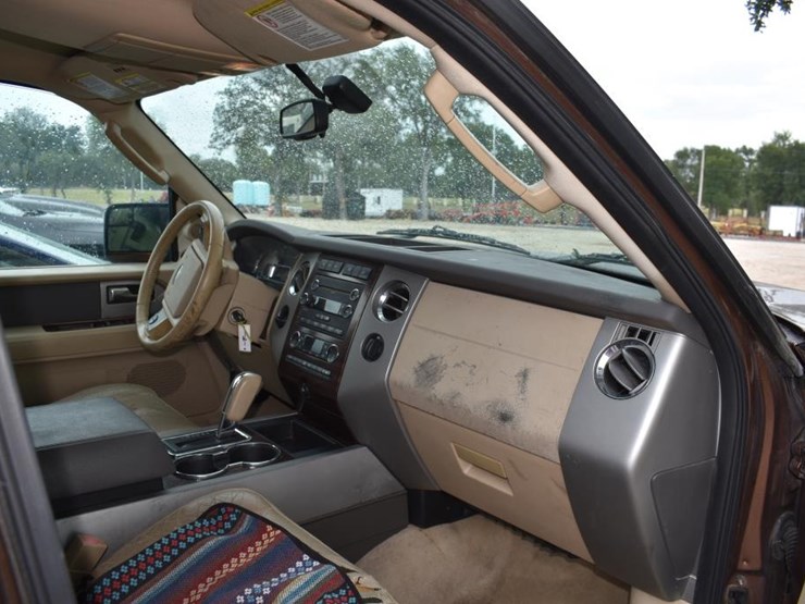 2012-ford-expedition-image-9