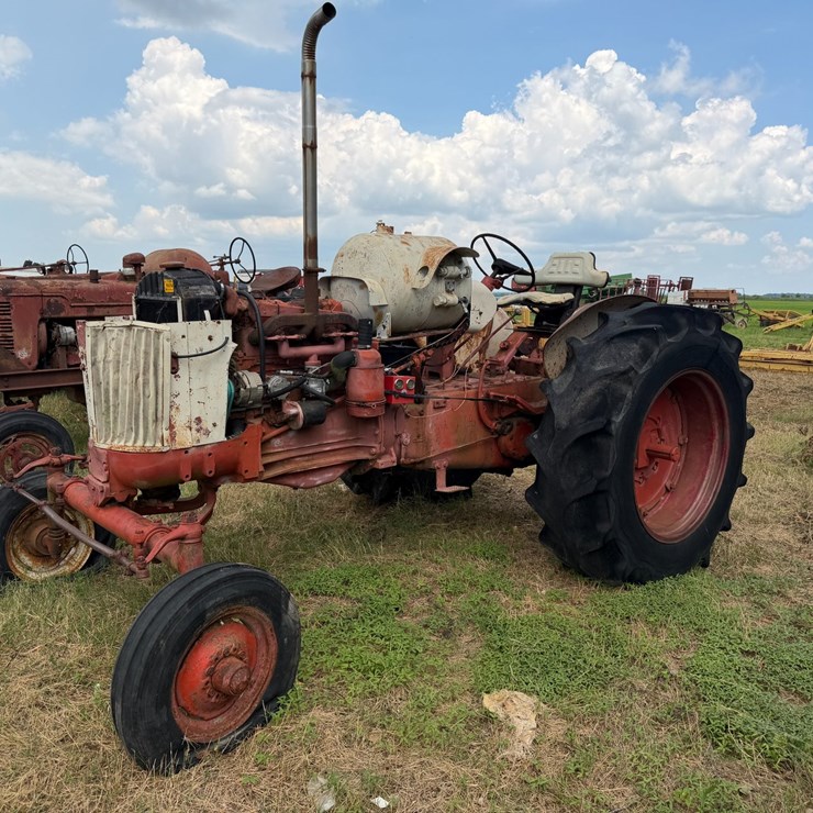 2012 J I CASE 830
