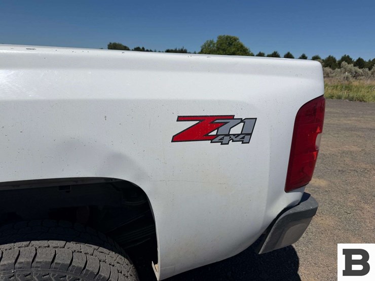 2013-chevrolet-silverado-3500-image-14