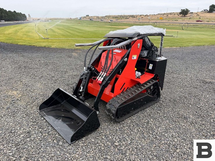 2026-sdlanch-ssl580-mini-skid-steer-image-1
