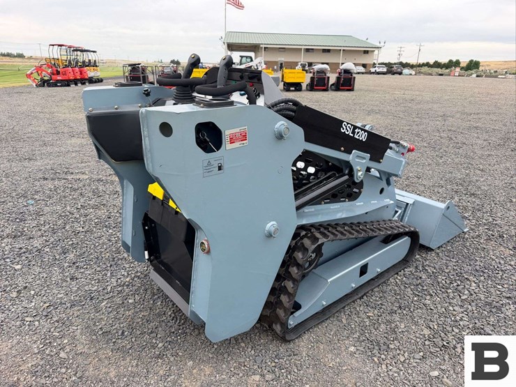 2026-ssl1200-mini-skid-steer-image-7