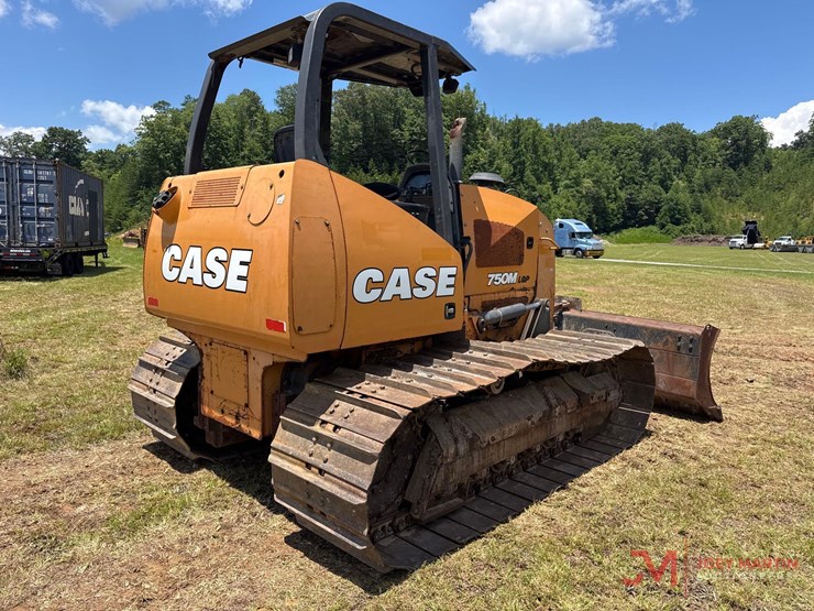 2018-case-750m-lgp-image-3