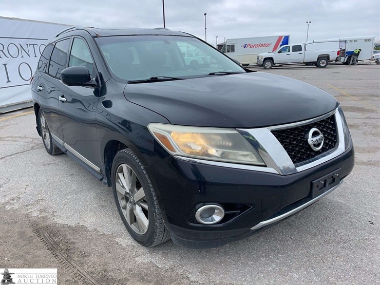 2013-nissan-pathfinder-image-3